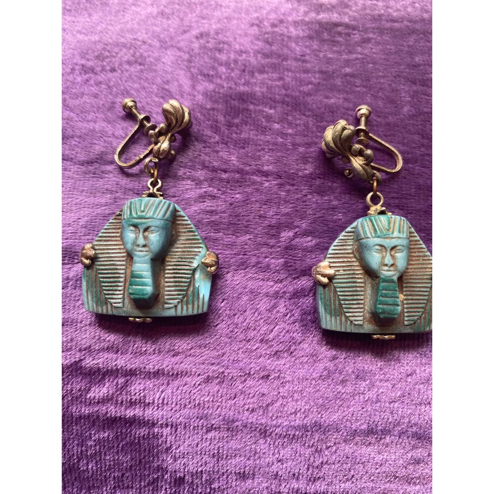 vintage 1940s carved Egyptian earrings screw back turquoise pharaoh 40s jewelry